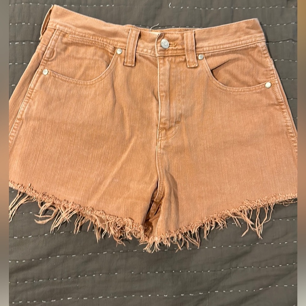Madewell Denim Cut-Offs Brown with heart appliqué in the back. Women’s size 25